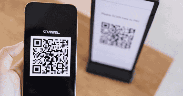ما هو المنيو الإلكتروني QR وكيف يعمل؟ دليل شامل 2026